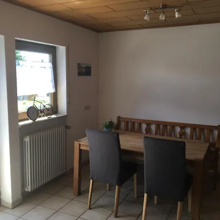 Ferienappartement Gruener Elch Rheinhausen Exterior photo